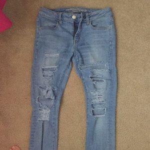 American eagle light washed ripped jeans